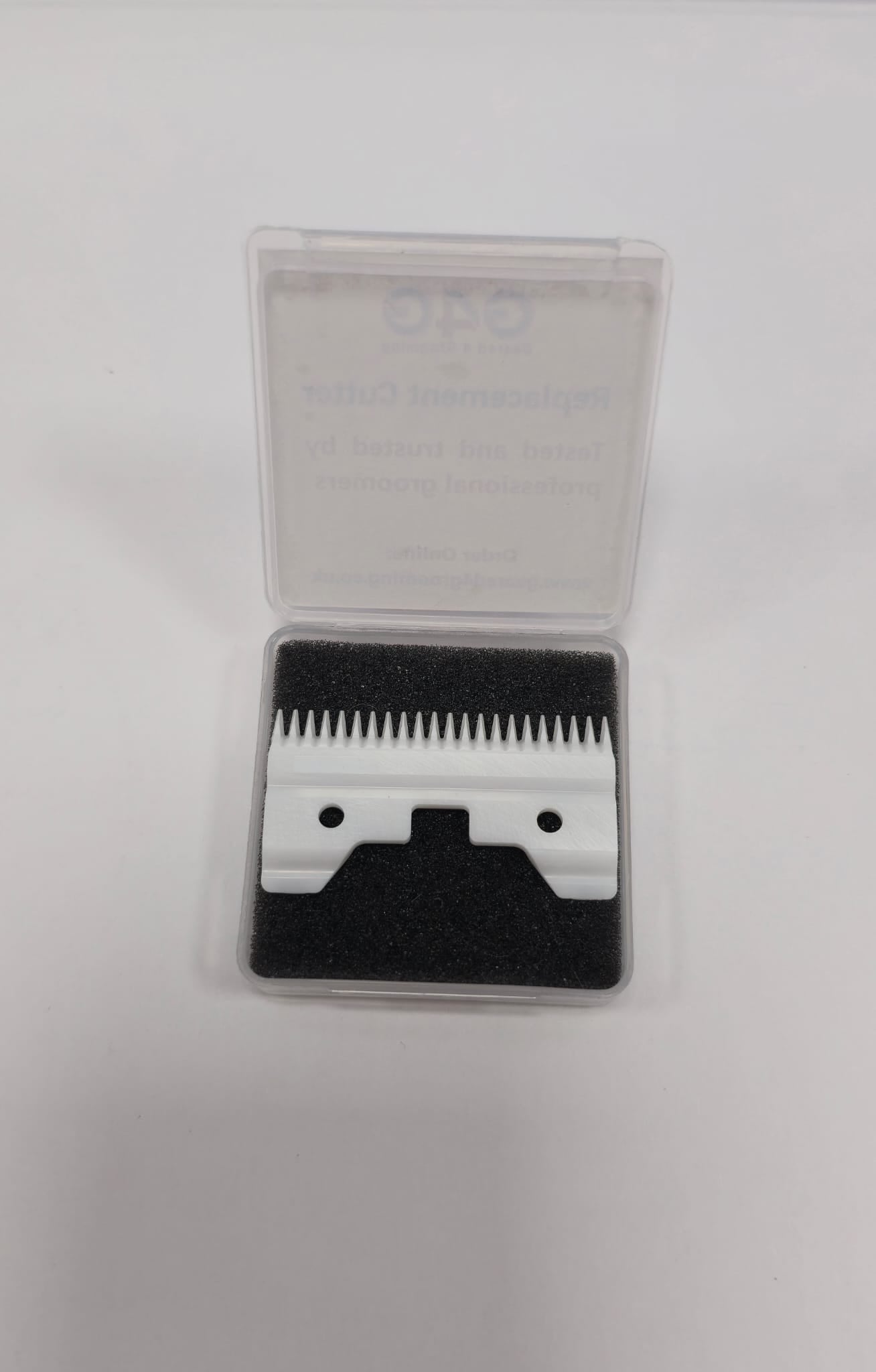 Replacement A5 low friction ceramic cutter, 22 teeth, standard width for professional grooming clippers.
