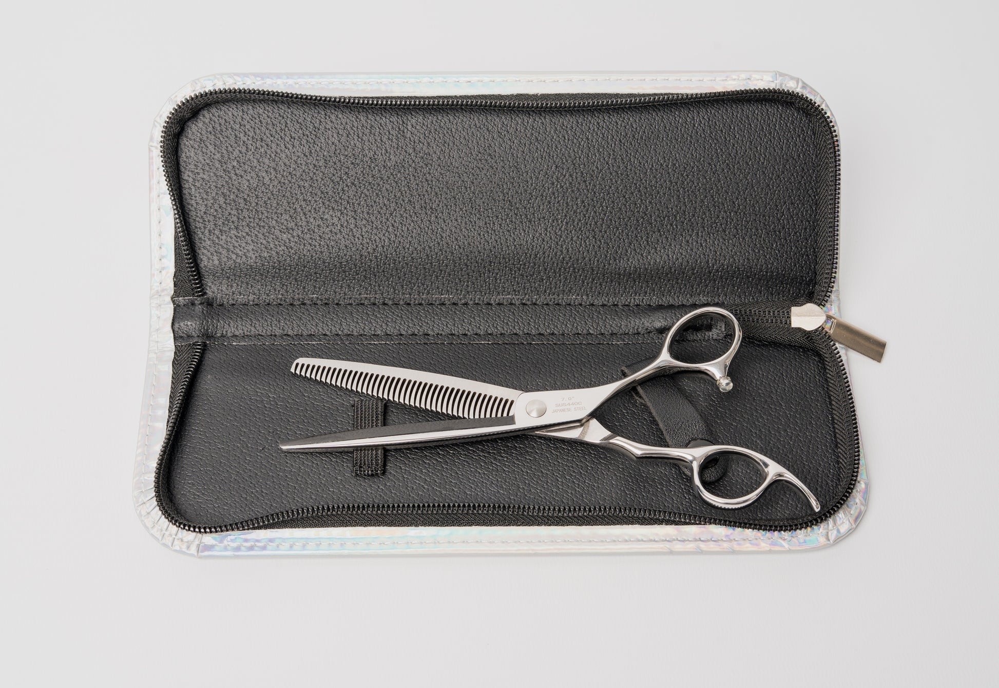 G4G Lite35 7-inch silver antler tooth thinning scissors made from Japanese 440C steel for dogs and cats.