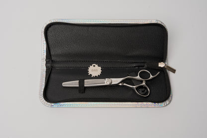 G4G Lite35 7-inch silver antler tooth thinning scissors made from Japanese 440C steel for dogs and cats.