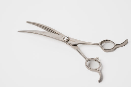 G4G Magic 7.5-inch curved chunking scissors, Japanese 440C steel, for professional pet grooming and bulk hair removal.