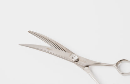 G4G Magic 7.5-inch curved chunking scissors, Japanese 440C steel, for professional pet grooming and bulk hair removal.
